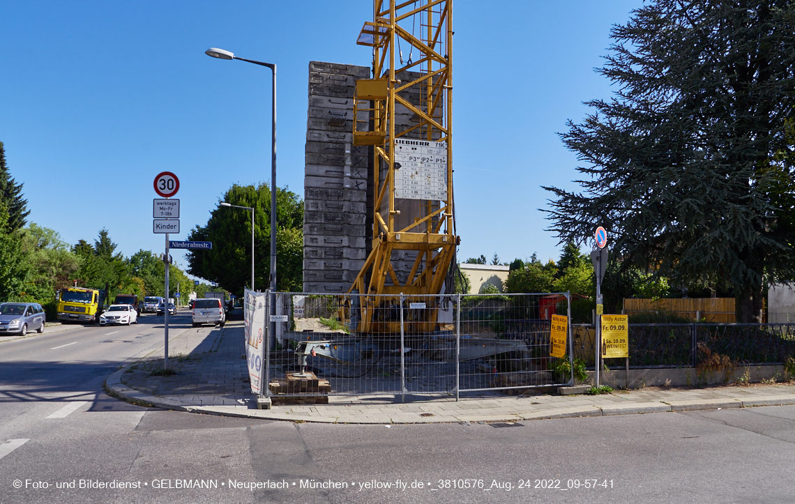 24.08.2022 - Baustelle an der Niederalmstraße 16 und Hugo-Lang-Bogen 13 in Neuperlach-Trudering